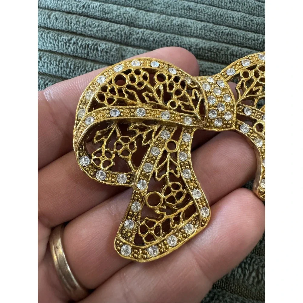 1928 Jewelry Gold‎ Filigree Rhinestone Bow Brooch Pin Vintage Style Elegant